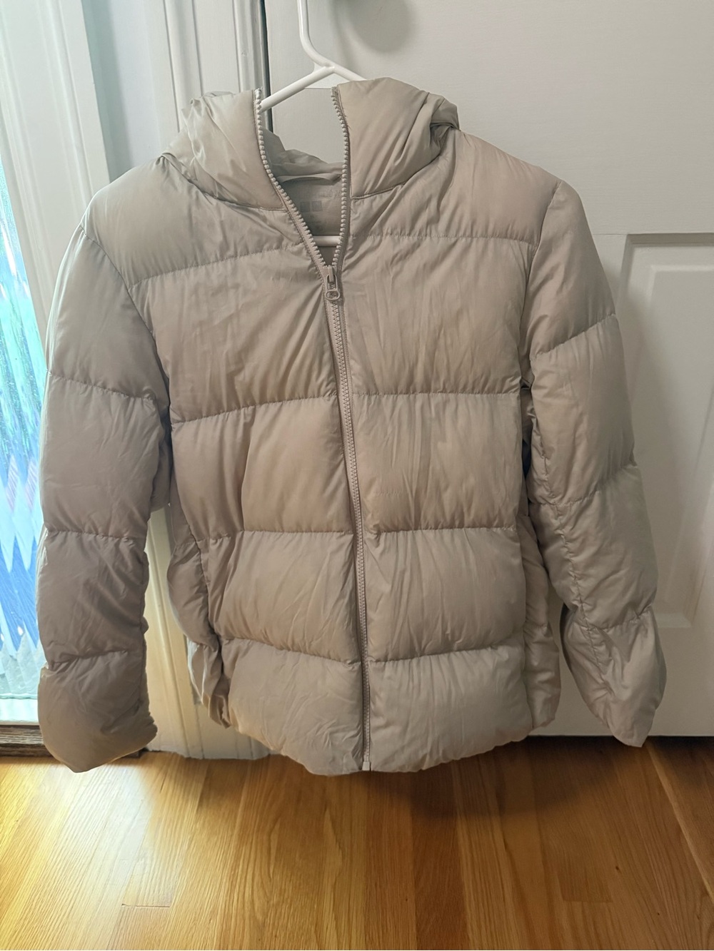 Uniqlo Women's Hooded Puffer Jacket in Light Taupe